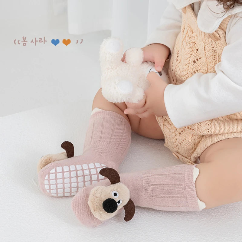 Three-Dimensional Baby Socks