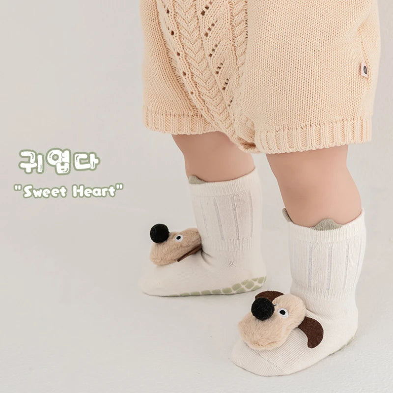 Three-Dimensional Baby Socks